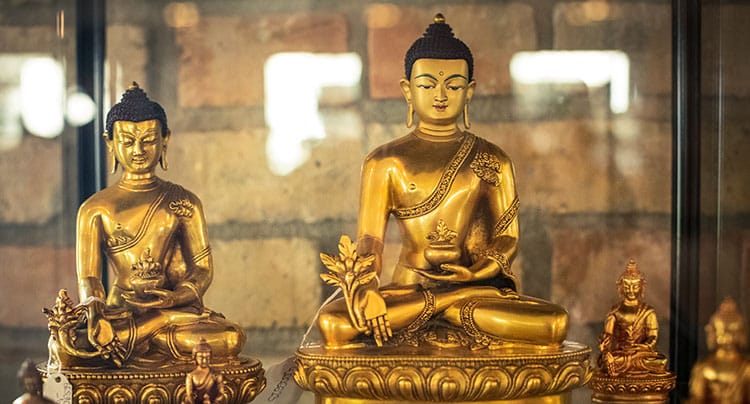 Buddha Statue Meanings: 12 Symbolic Poses and Postures | LoveToKnow